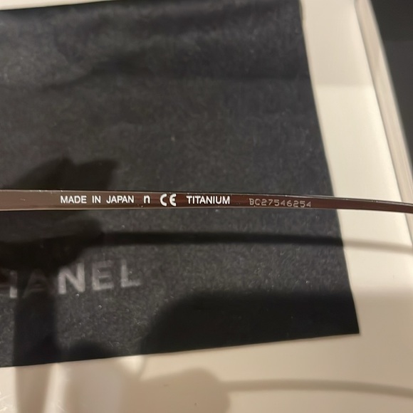 Chanel titanium Sunglasses with gradient lens, butterfly shape. - Picture 3 of 6